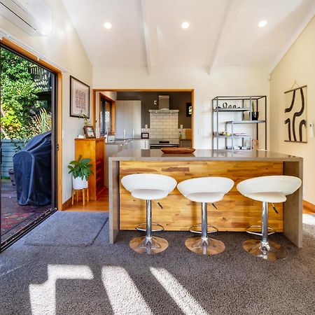 Sherwood Lodge 4-Bedroom Holiday Home With Spectacular Views 크라이스트처치 외부 사진