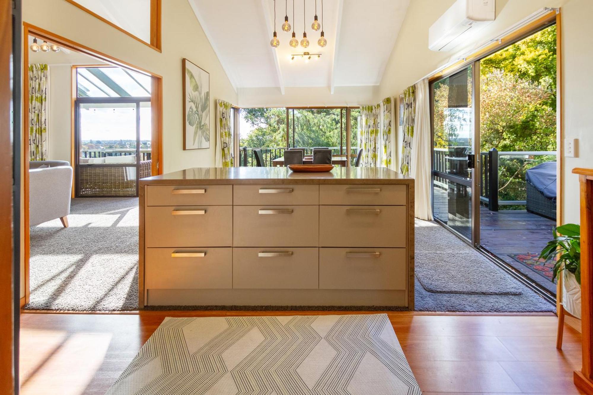 Sherwood Lodge 4-Bedroom Holiday Home With Spectacular Views 크라이스트처치 외부 사진