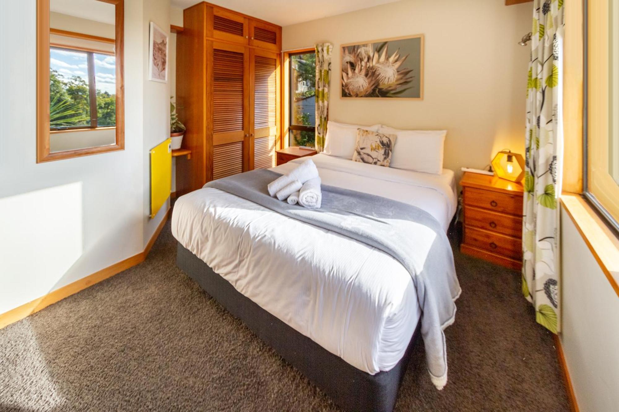 Sherwood Lodge 4-Bedroom Holiday Home With Spectacular Views 크라이스트처치 외부 사진