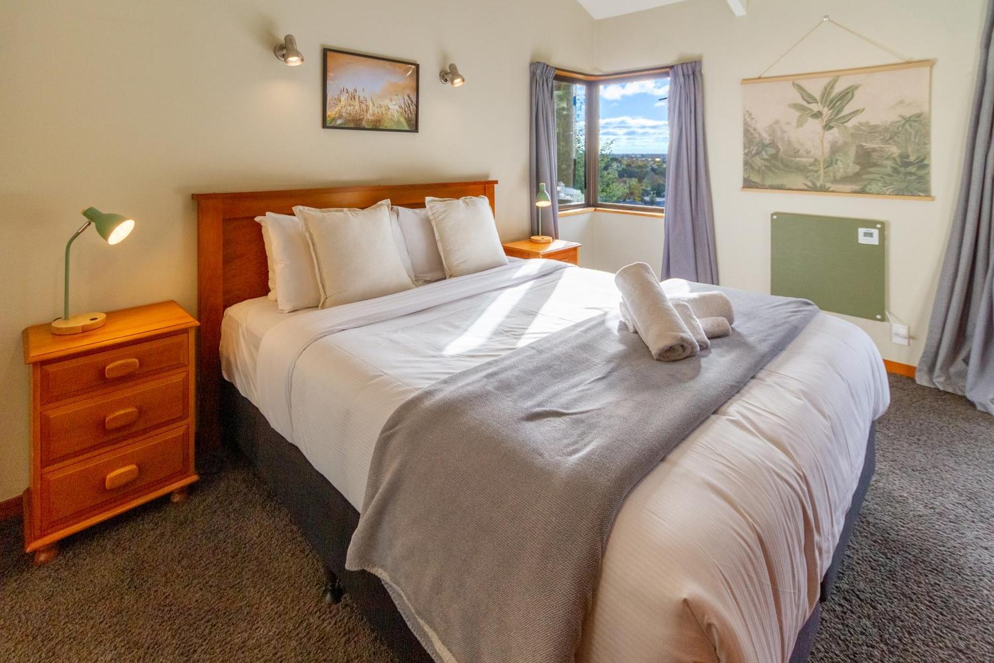 Sherwood Lodge 4-Bedroom Holiday Home With Spectacular Views 크라이스트처치 외부 사진