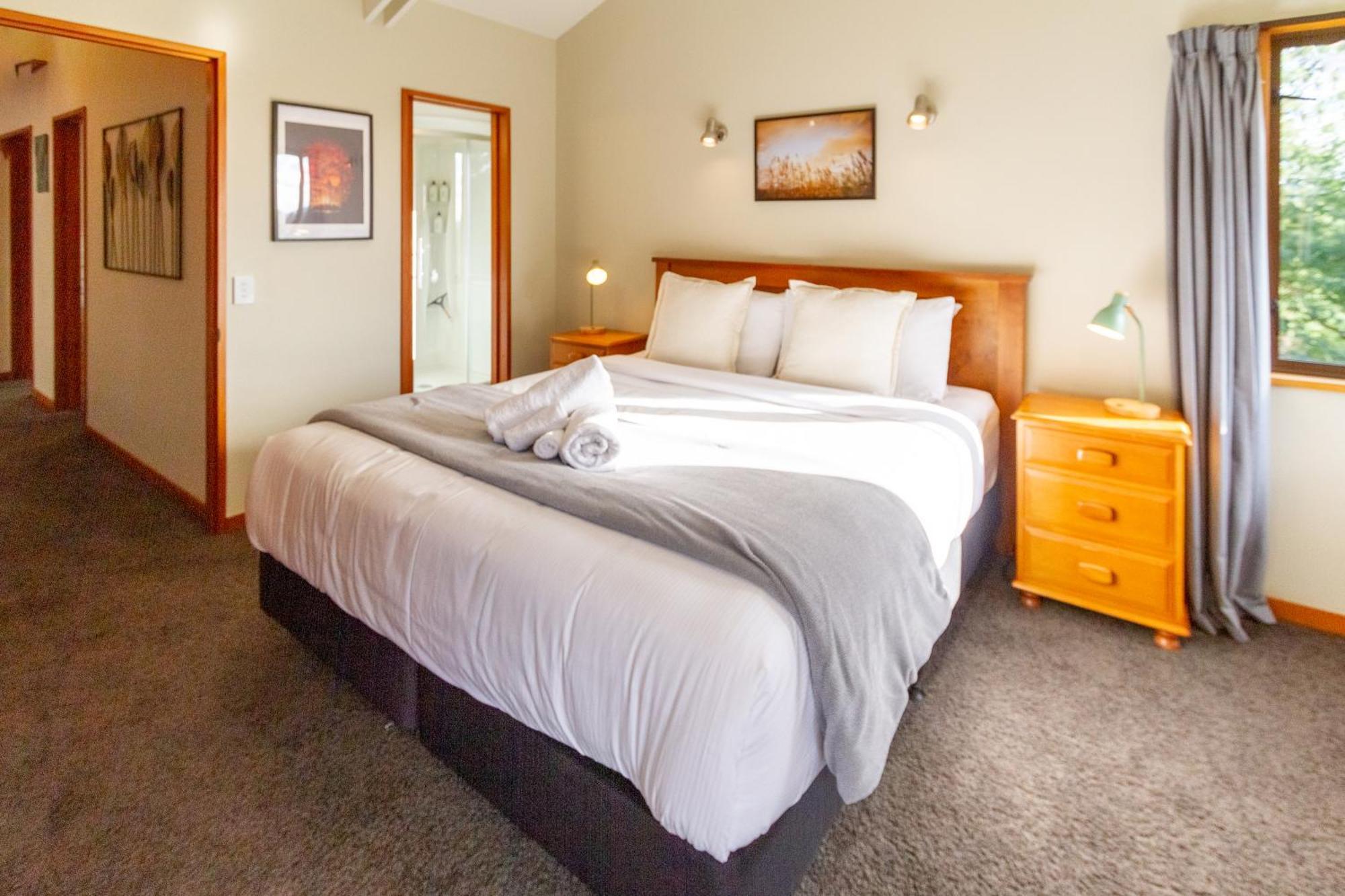 Sherwood Lodge 4-Bedroom Holiday Home With Spectacular Views 크라이스트처치 외부 사진